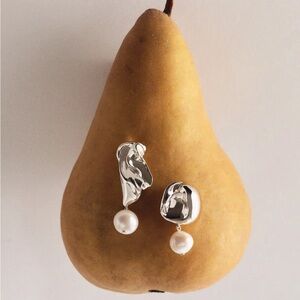 The MERIT x CompletedWorks THE ORGANIC SILVER PEARL DROP EARRINGS Limited